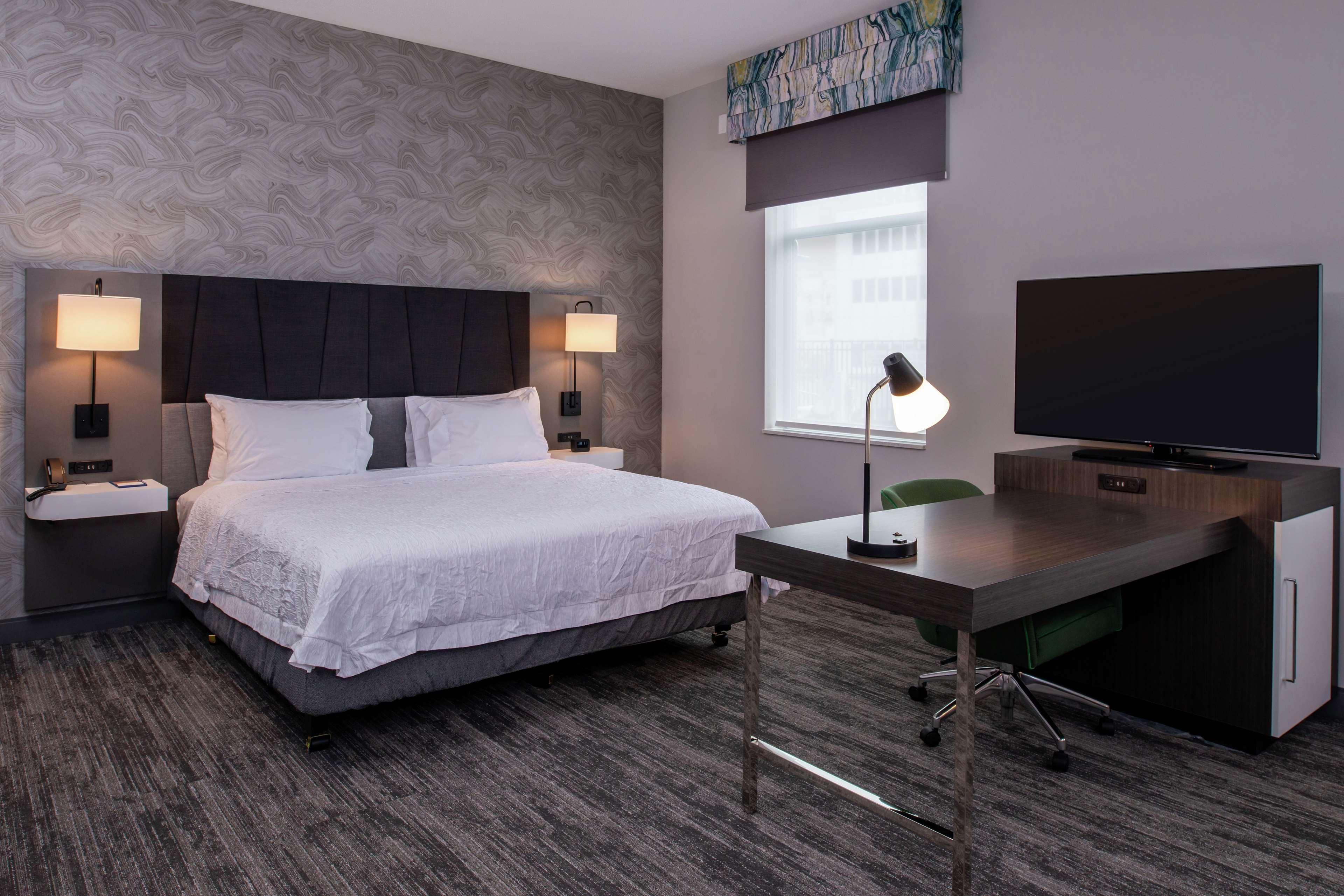 Hampton Inn & Suites Winston-Salem Downtown Esterno foto
