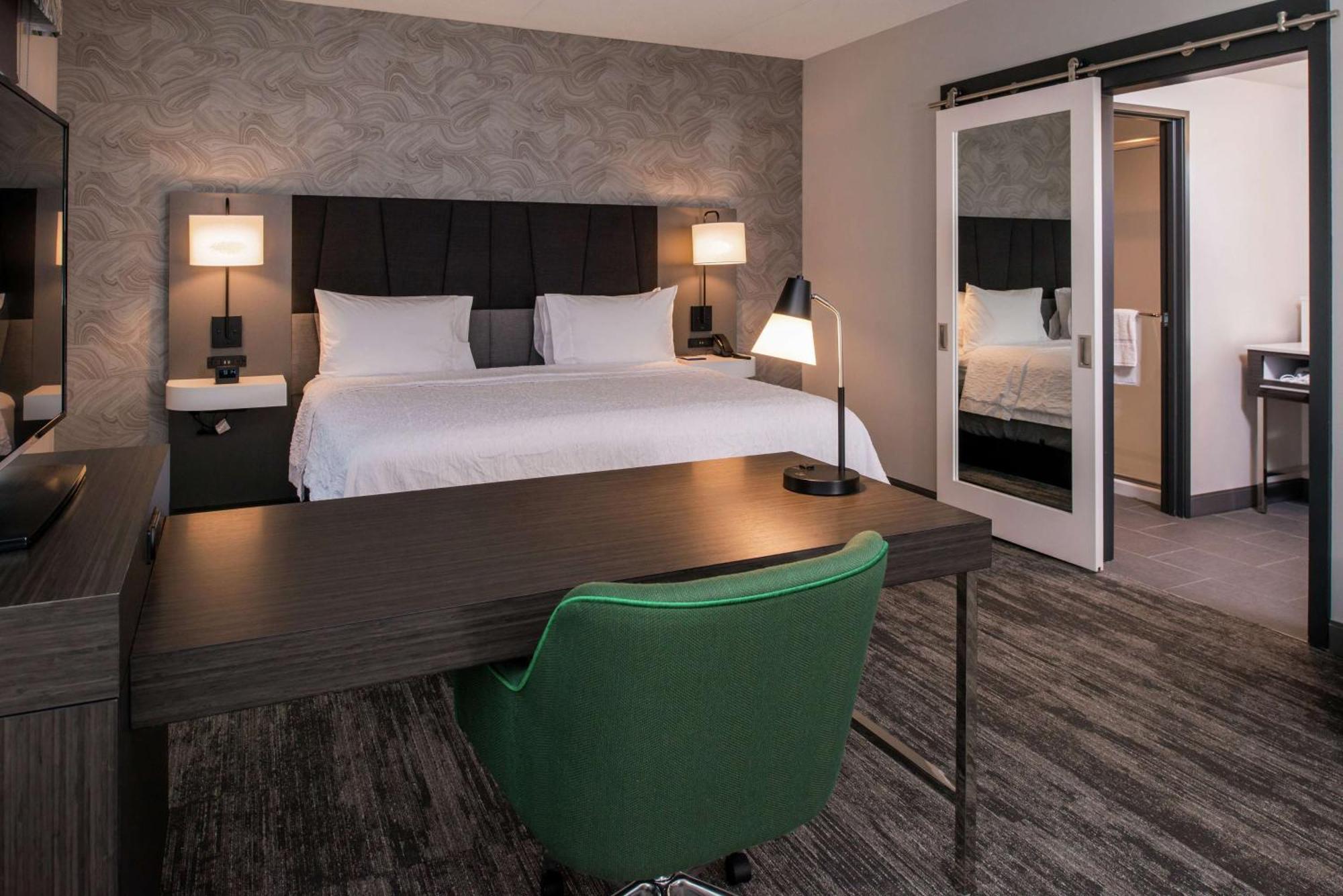 Hampton Inn & Suites Winston-Salem Downtown Esterno foto